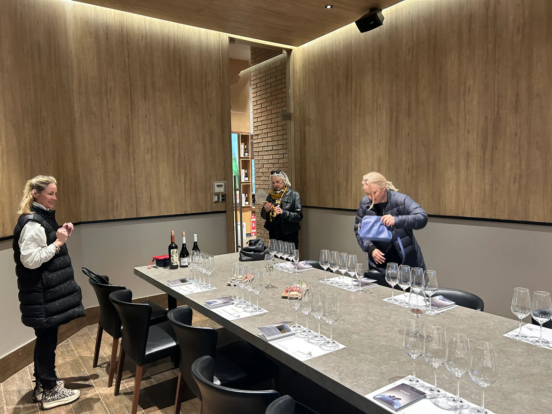 Valle de Casablanca | Premium Wine Tour with Pairing Lunch 10